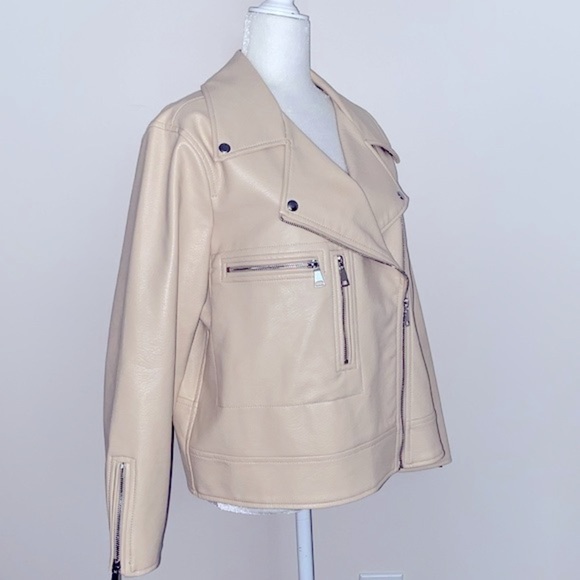 NWOT Elizabeth and James vegan leather biker jacket - Picture 2 of 11